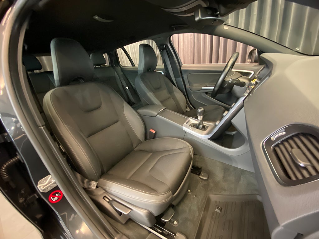 Car Image car-161862-70517d10fbe98c5f49d11adabc566e24
