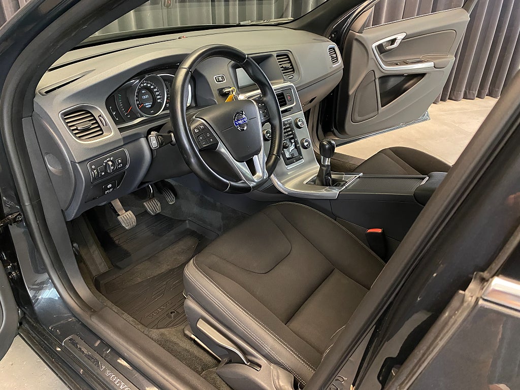 Car Image car-161862-e8f7cf8bbf4312f7ecf5eb698178fef9