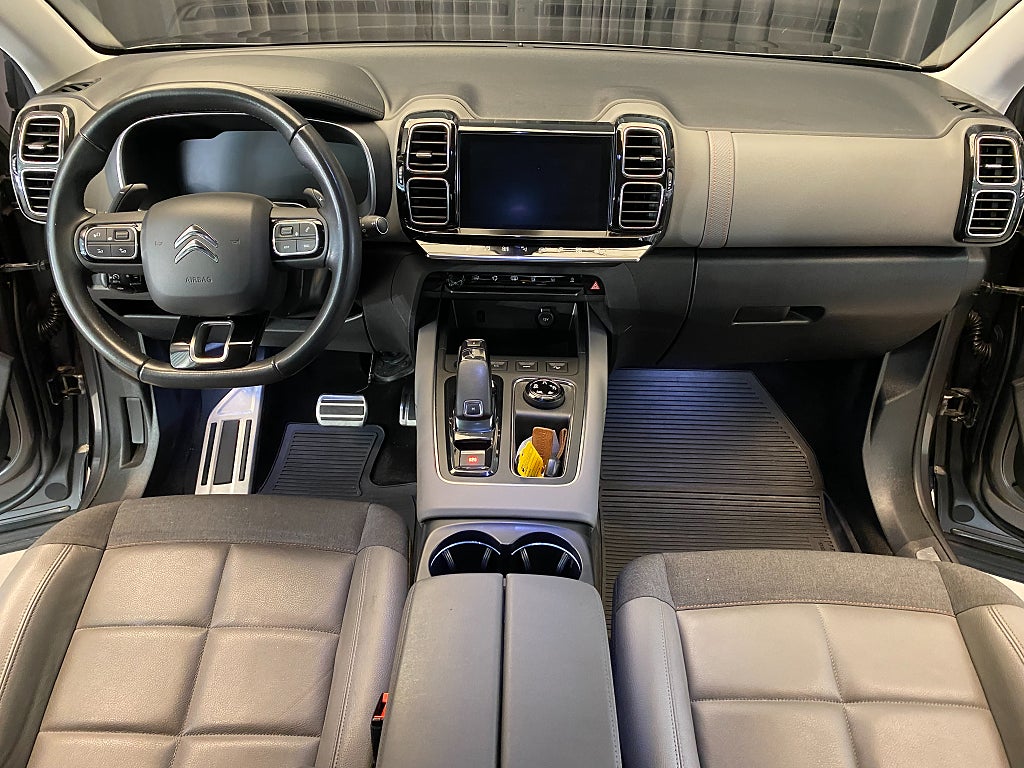 Car Image car-162837-f49d2ecd492444c43ba183c757bcf1a3