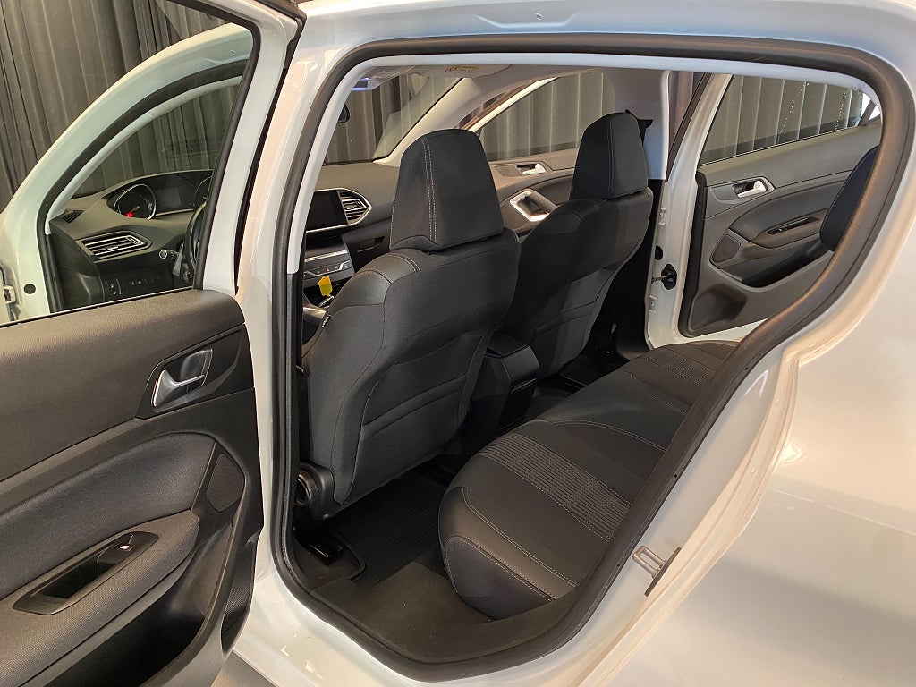 Car Image car-162843-6a02c79fee8e36273f0c9236c9731022