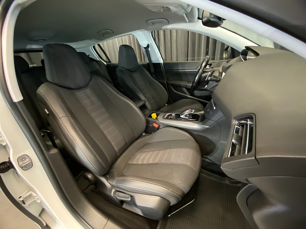 Car Image car-162843-6a5f275670233b86064e37142f2c17e0