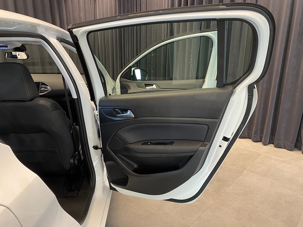 Car Image car-162843-aad5c6ecd6ea4a27728229747fa496fd
