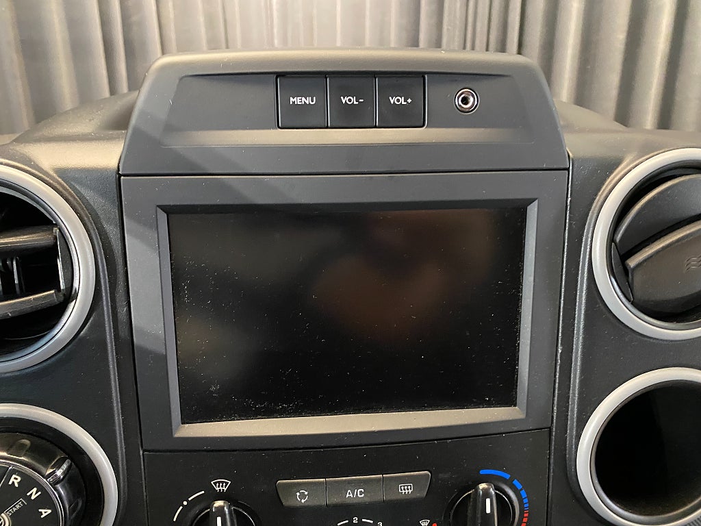 Car Image car-163274-237606f1f4963f08f9482519910d832f