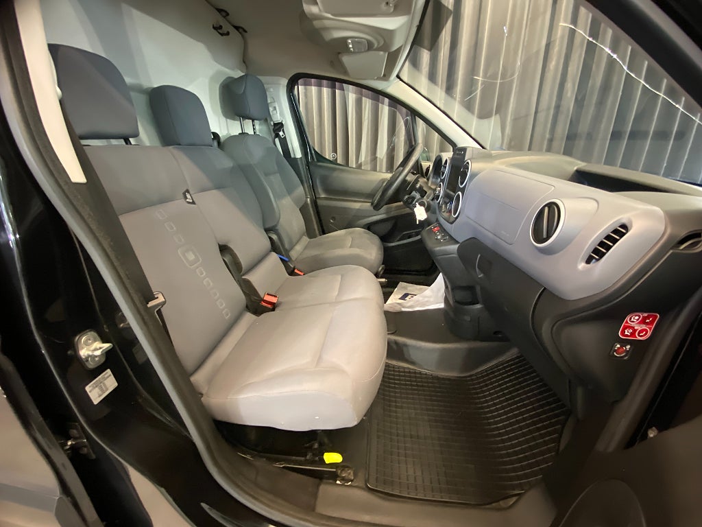 Car Image car-163274-ad59f0c80926b9a98a81fa8162fc8008