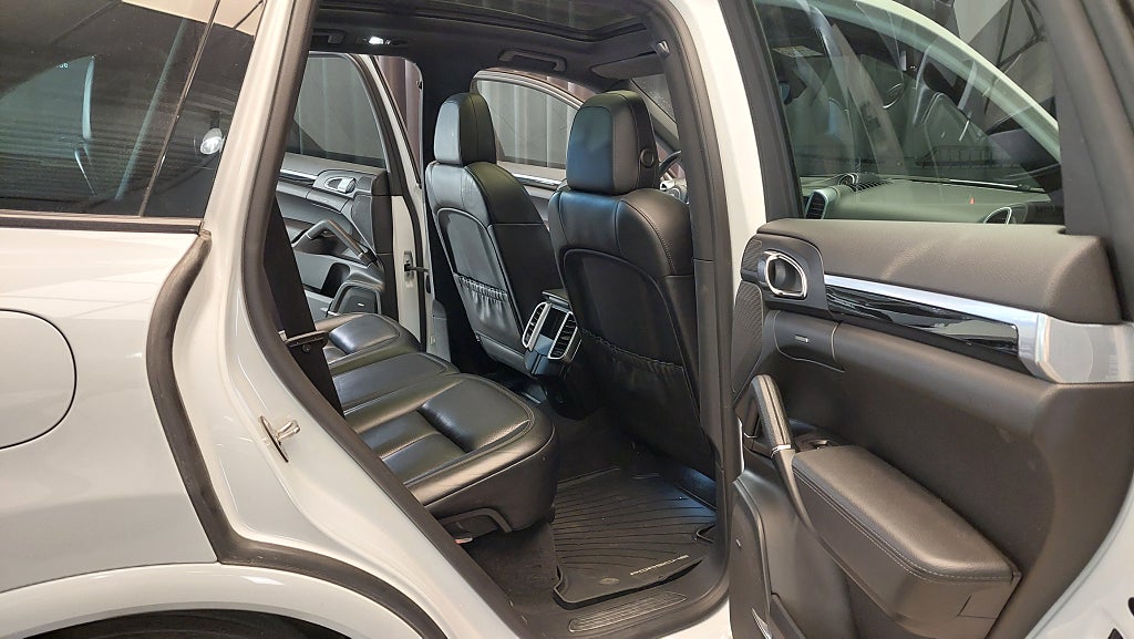 Car Image car-163864-bfe006b340920e7f36f33c19ce372b87