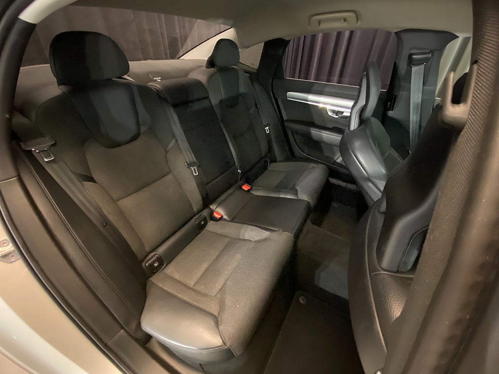 Car Image car-164148-a3ac7db302654afa92f631afe0472603