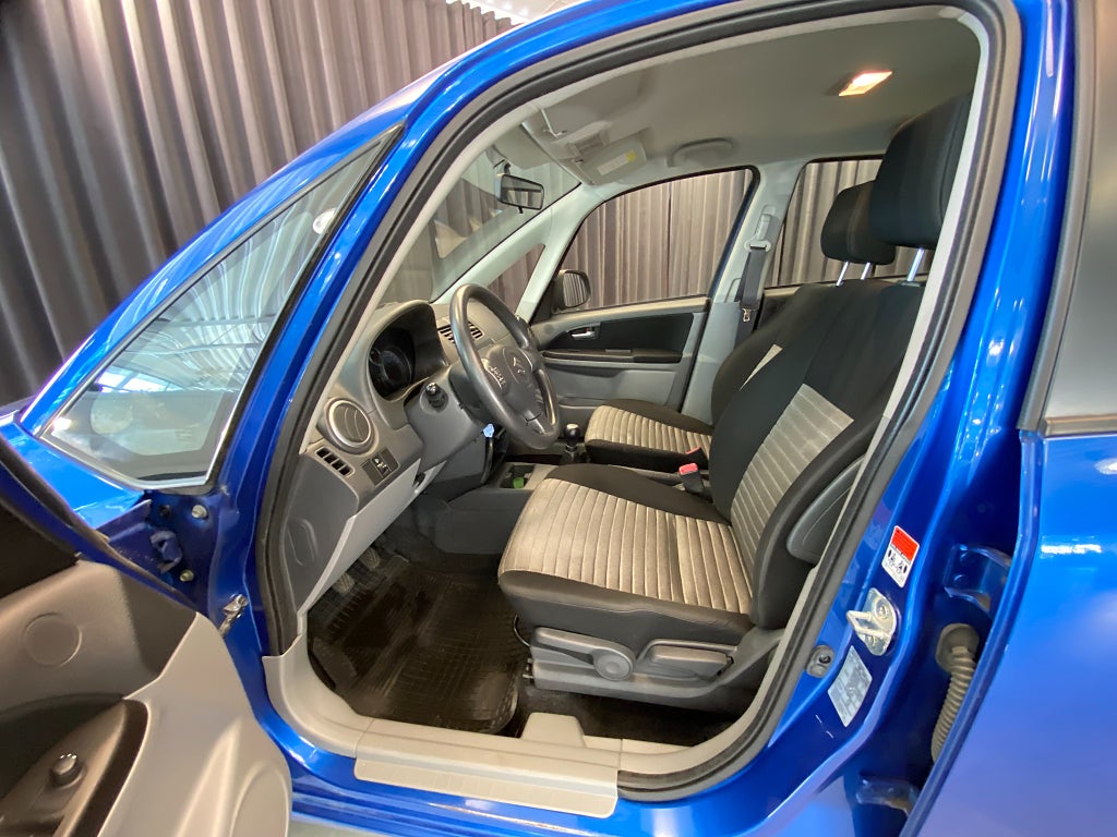Car Image car-164218-8304ceb6083442fb4912a0257b3fe422