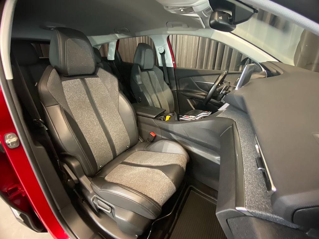Car Image car-164564-a85f0dfd02a14ea844f7baea6b9a5fb5