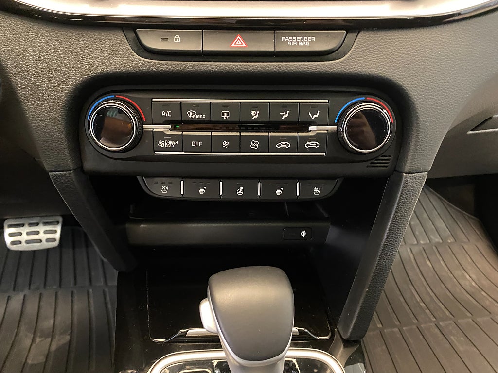 Car Image car-164630-f74333c86ce46bb03a03c1f8cfff74e4