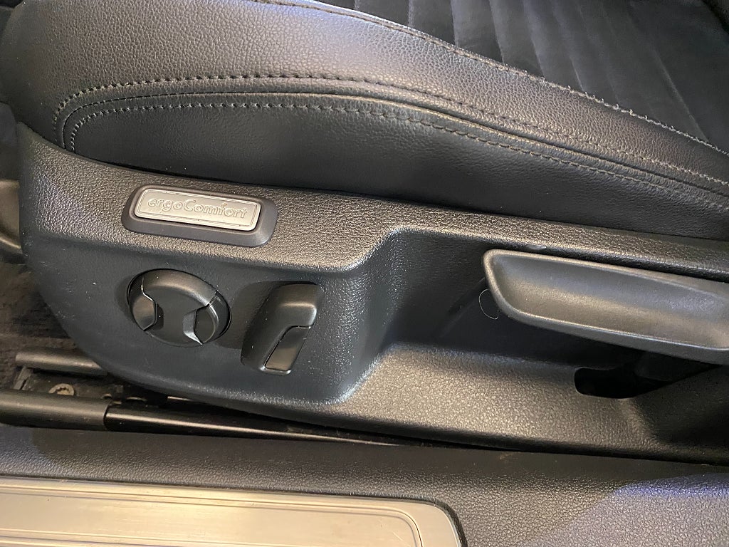 Car Image car-164899-72d8d0733909289e14388f7339f94bf7