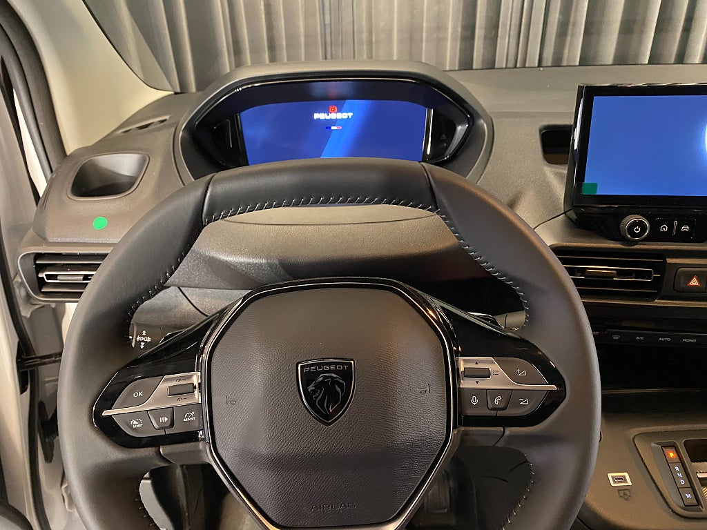 Car Image car-165418-8af552cb1e0c8a522817b089c5718f14