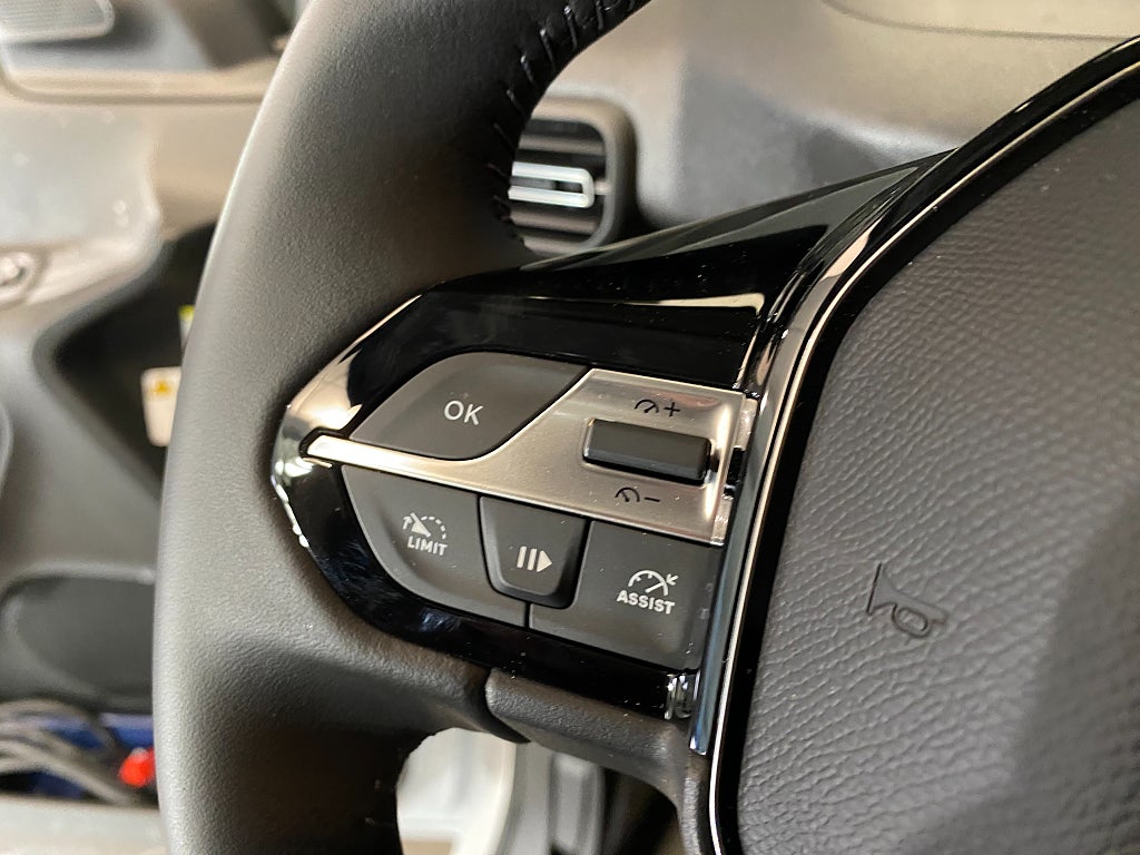 Car Image car-165418-d4596602923993839deef8ba972f21ad