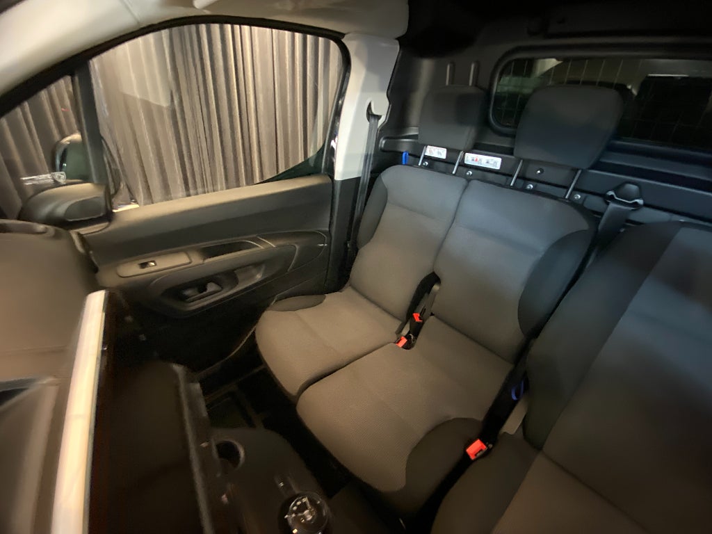Car Image car-165561-5bfbfc9f287c9ade9301f33fbbfaf7fd