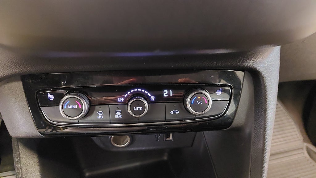 Car Image car-165623-d51dee8acad74588fe67652d3d4eae0f