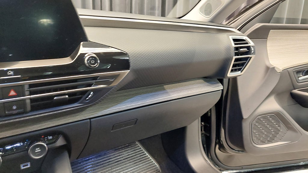 Car Image car-165756-2d98c0791097fd2ccfadcf0fa174ee22