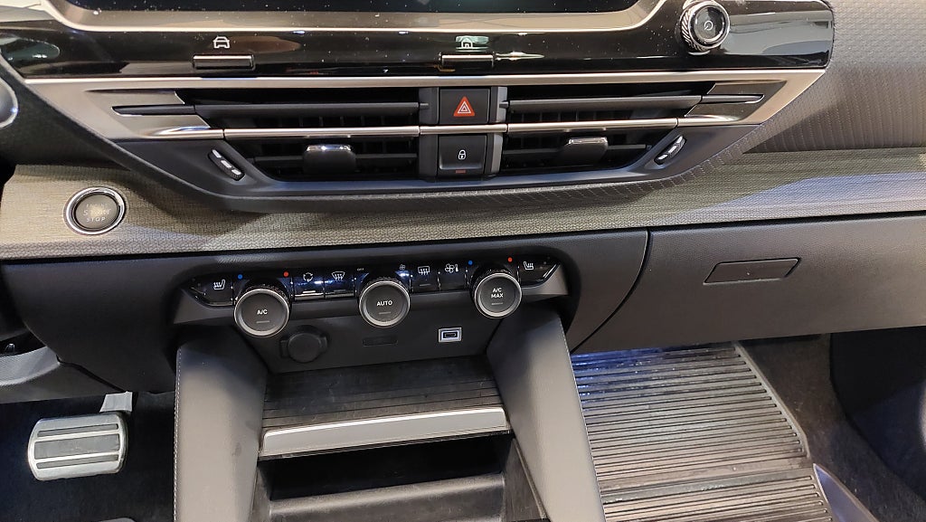 Car Image car-165756-bef83762a698923e0daf8af3cbf05696