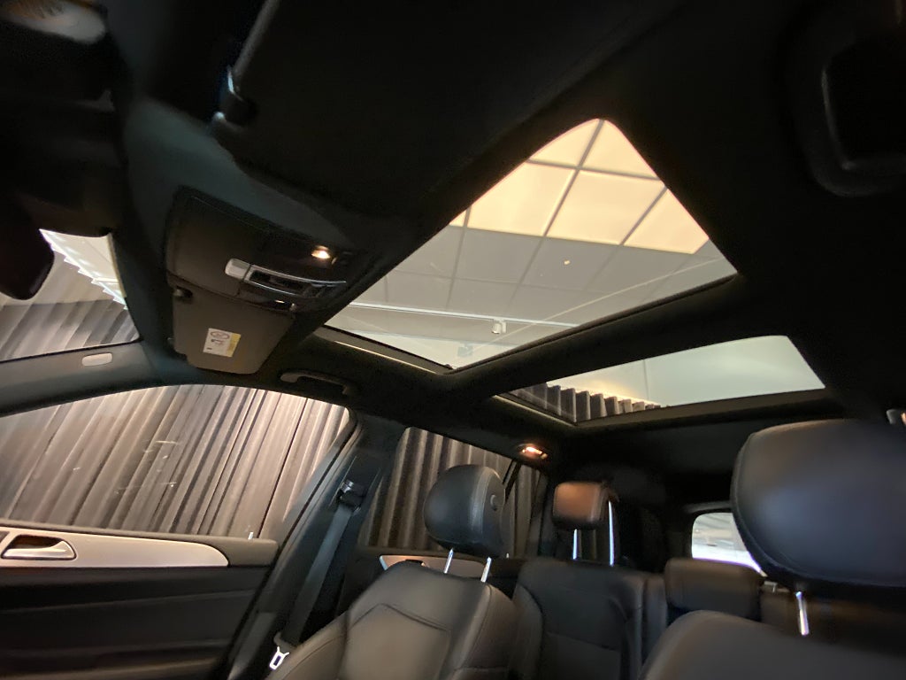 Car Image car-166601-90bbf98988c546327a466e7f2a35e880