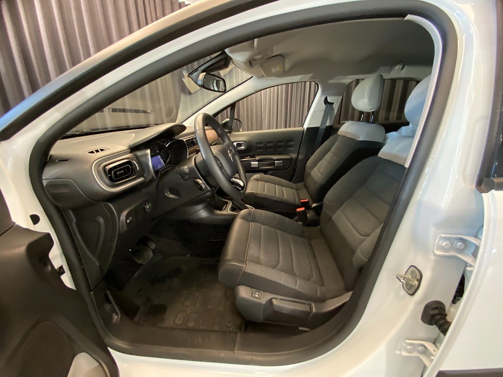 Car Image car-166607-183d9d8d0439735a7a810331ebc834d4