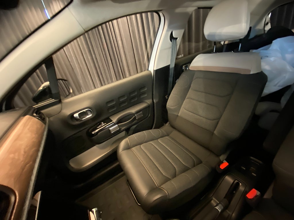 Car Image car-166607-5c13c4e8a339b467302c0ffaeb62b70c