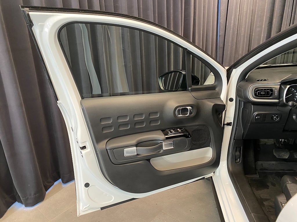 Car Image car-166607-723c96ba22da8bc1fd08fb475ee93ad8