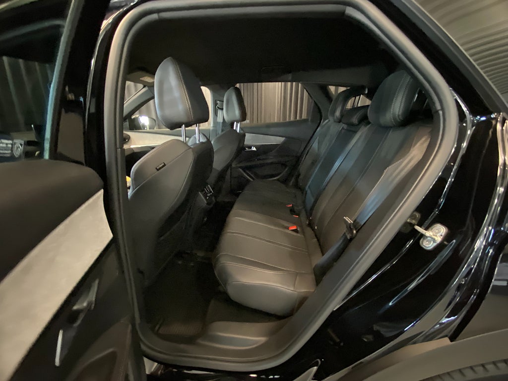 Car Image car-166605-1f214ad23683e26cf50dd261d7b6e0b6