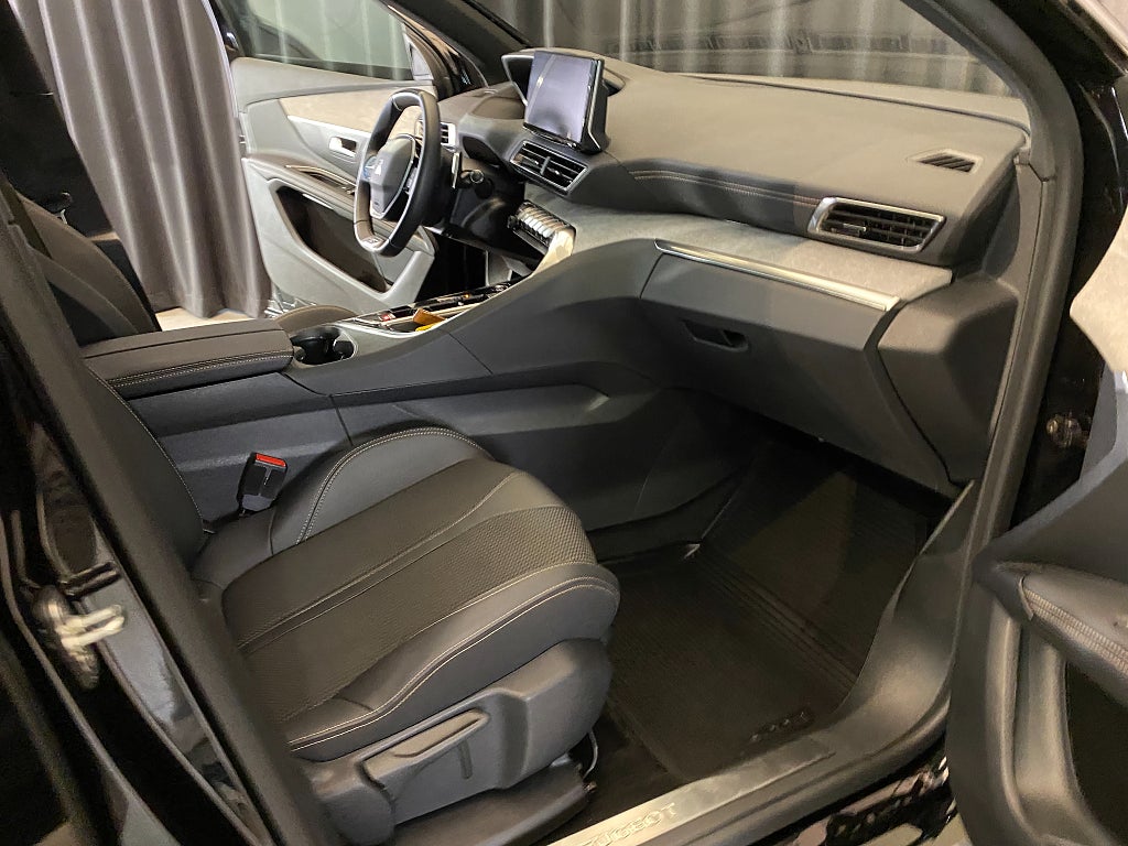 Car Image car-166605-9418efa5863f4620bd2499ff796c647e