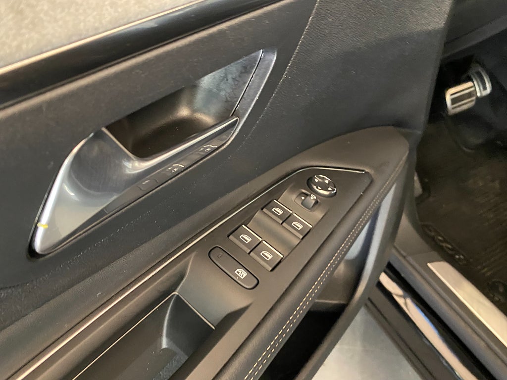 Car Image car-166605-e0edaadac7b9e24dcce316bad05c8f91