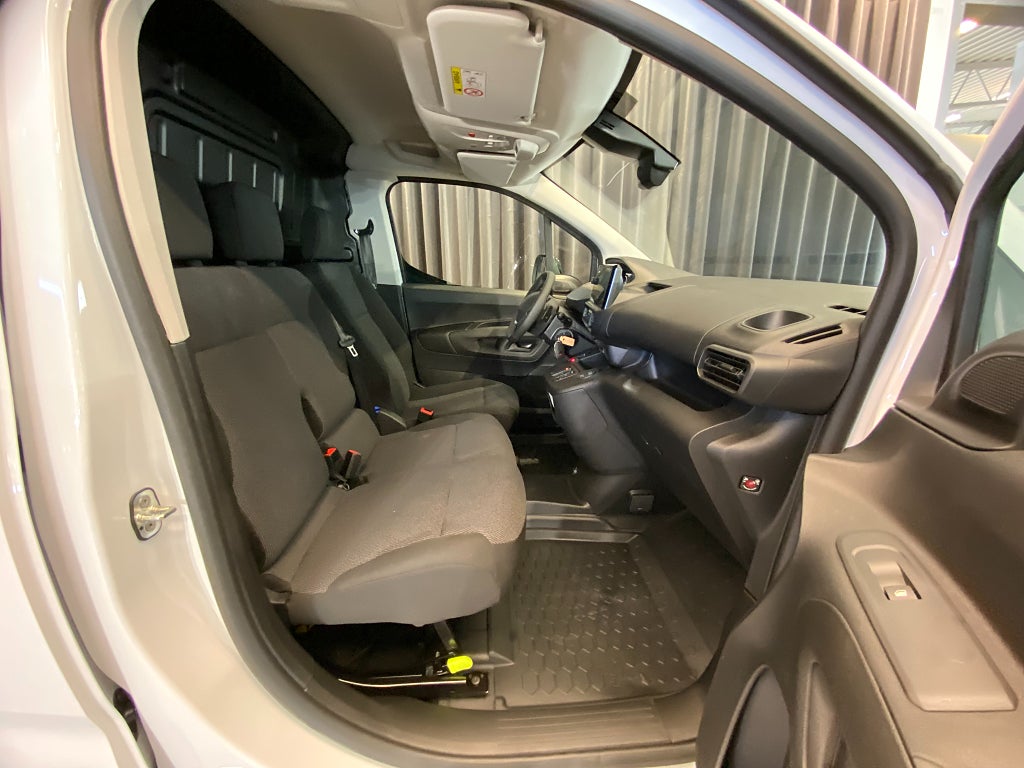 Car Image car-168261-0168189bdf1058c4104aa31adb8dbd4d