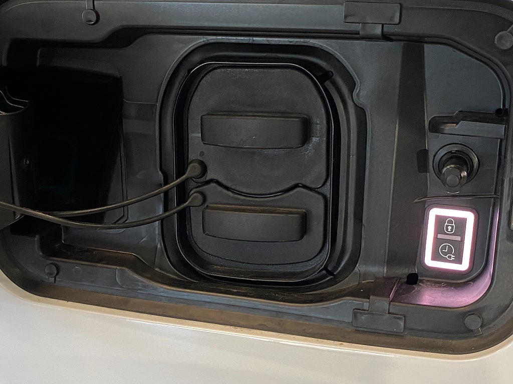 Car Image car-168261-40fe3446c89944cc660428df99bf6f44