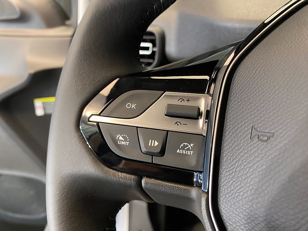 Car Image car-168261-d4d7fbf31dedc7302674c75b2b8aa33a