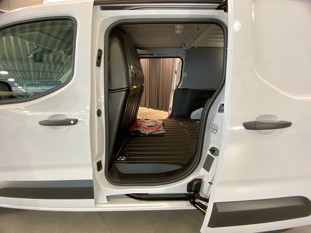 Car Image car-168261-ea11c8cfc5048ca012e6ac401b800493