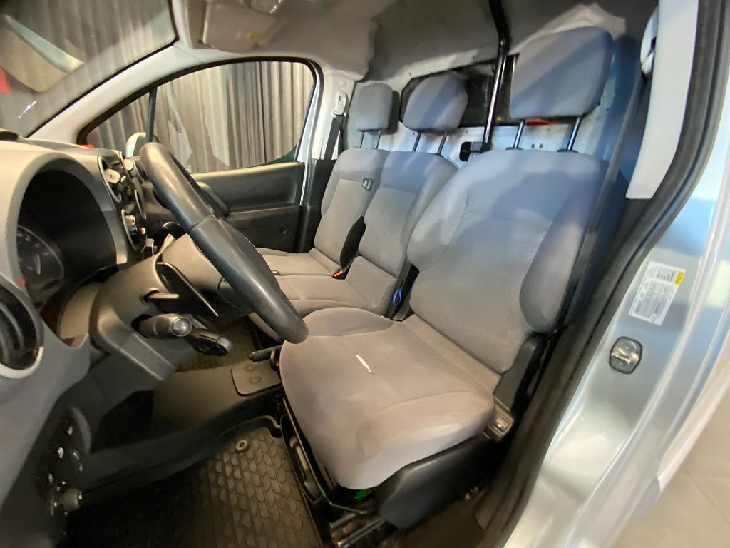 Car Image car-168463-f5d1a6f9deb981768512bd3518f13100
