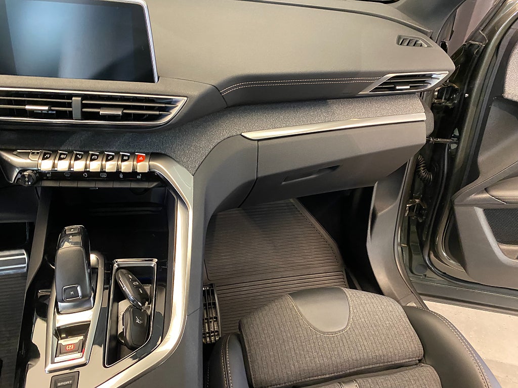Car Image car-169550-03ceaecedbd7f72744212b2db0dad2b0