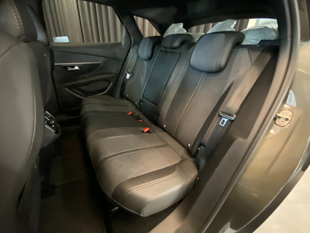 Car Image car-169550-a284cba840058022e4296a13147ba927