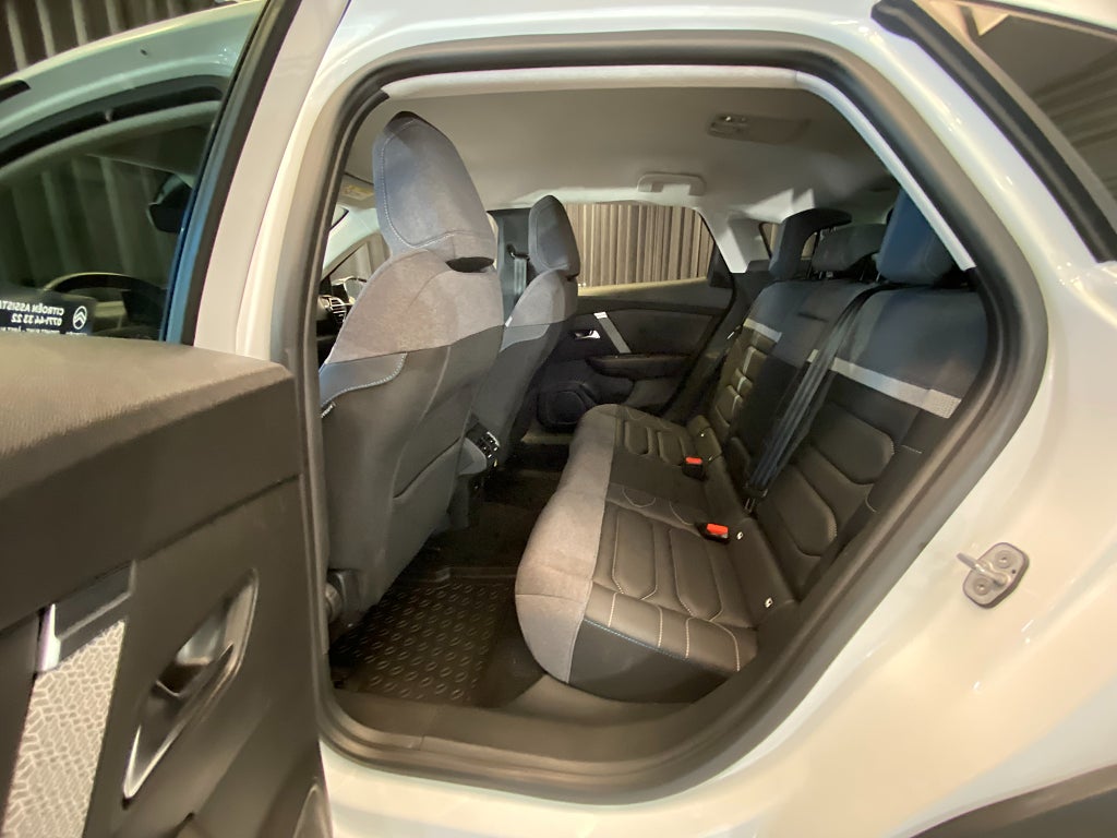Car Image car-170153-d470554de5bb77b628cecf41d4e87c4a