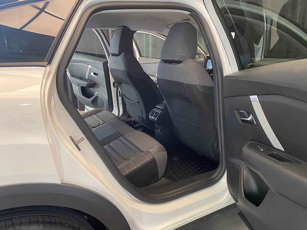 Car Image car-170701-12e40c098f3977a57bd33b381a0ded53