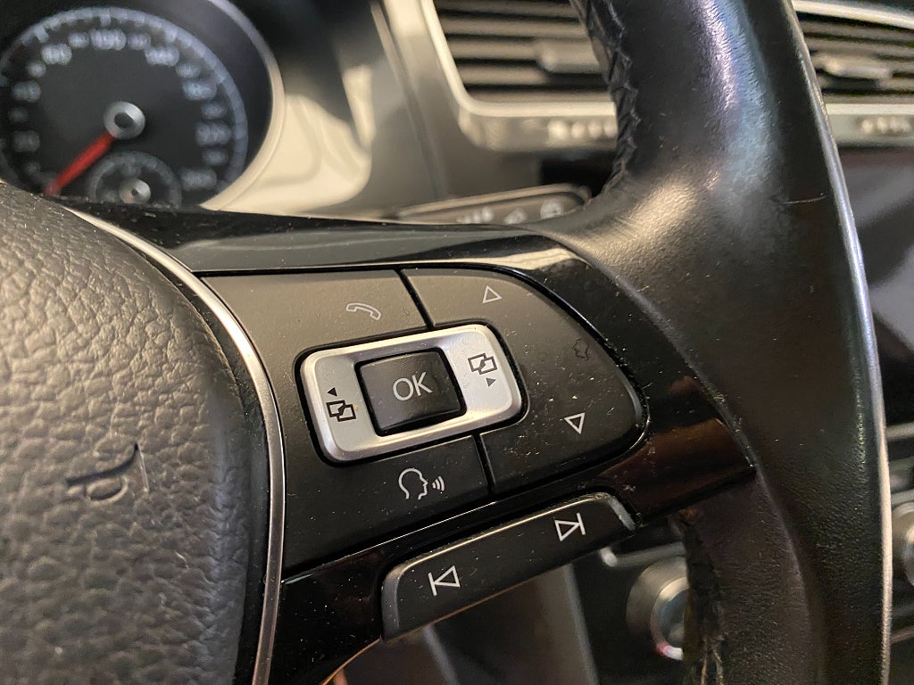 Car Image car-171003-557d63f00efaad74d574736f012ab34a