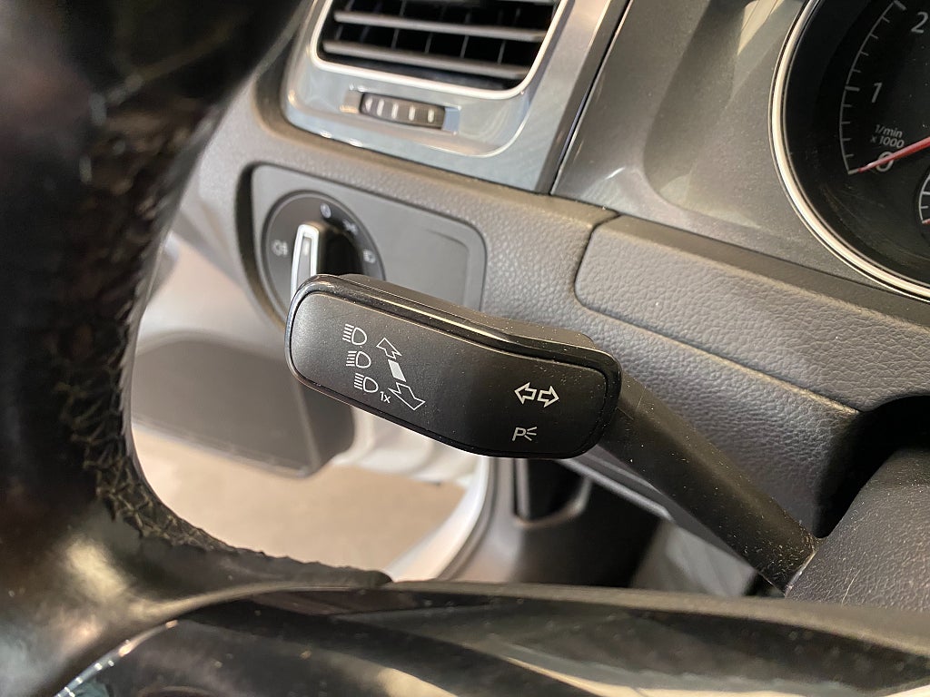 Car Image car-171003-95708c7cce8b1eebf4732b58fe3a1915