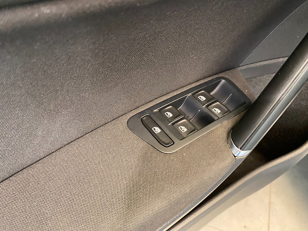 Car Image car-171003-b70888a7065a1af42476b0cdf6052fb3