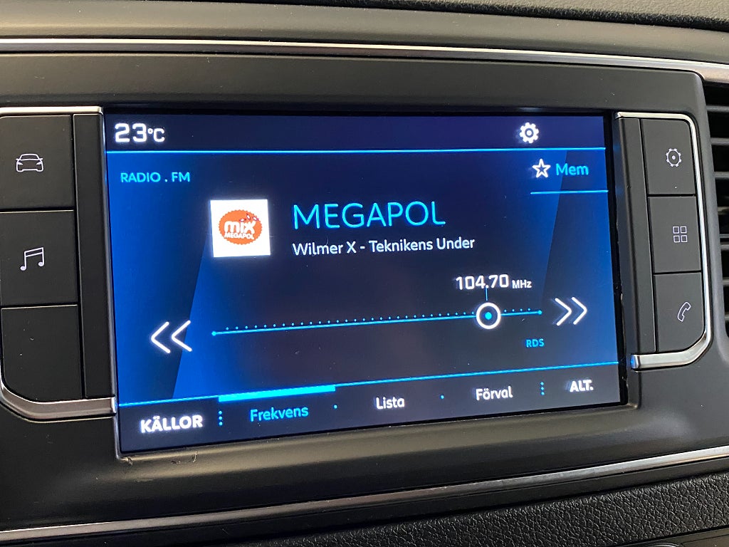Car Image car-171113-3892bda590e54daced1ffa1e34d34207