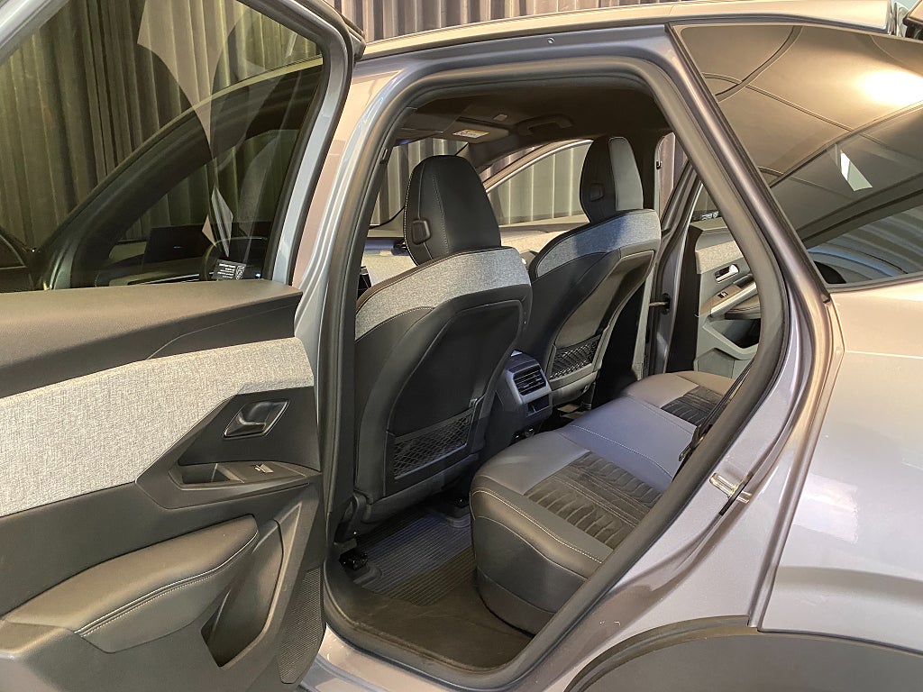 Car Image car-171603-950288f3b74c8651127a2e9bad07fea0
