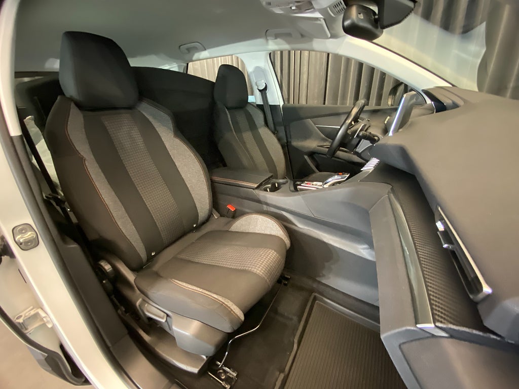 Car Image car-171605-61642db07c8288ccd8ef48c95e4f6f4d