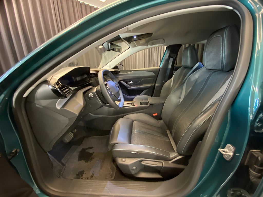 Car Image car-171608-f79047f3ce8cd48cf38cbd4a00051946