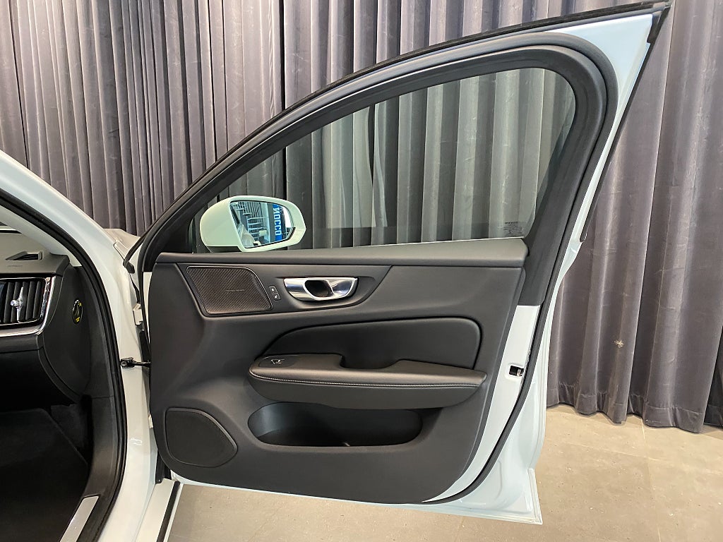Car Image car-171924-18b16f76320eae44e8dcb29a7897da45