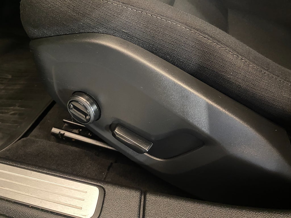 Car Image car-172705-6eb71e0ed37b7ef63f743295b81fb9f7