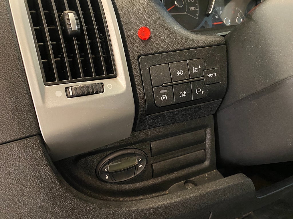 Car Image car-173235-0650784d9bbbf2956d427f07a0b49f65