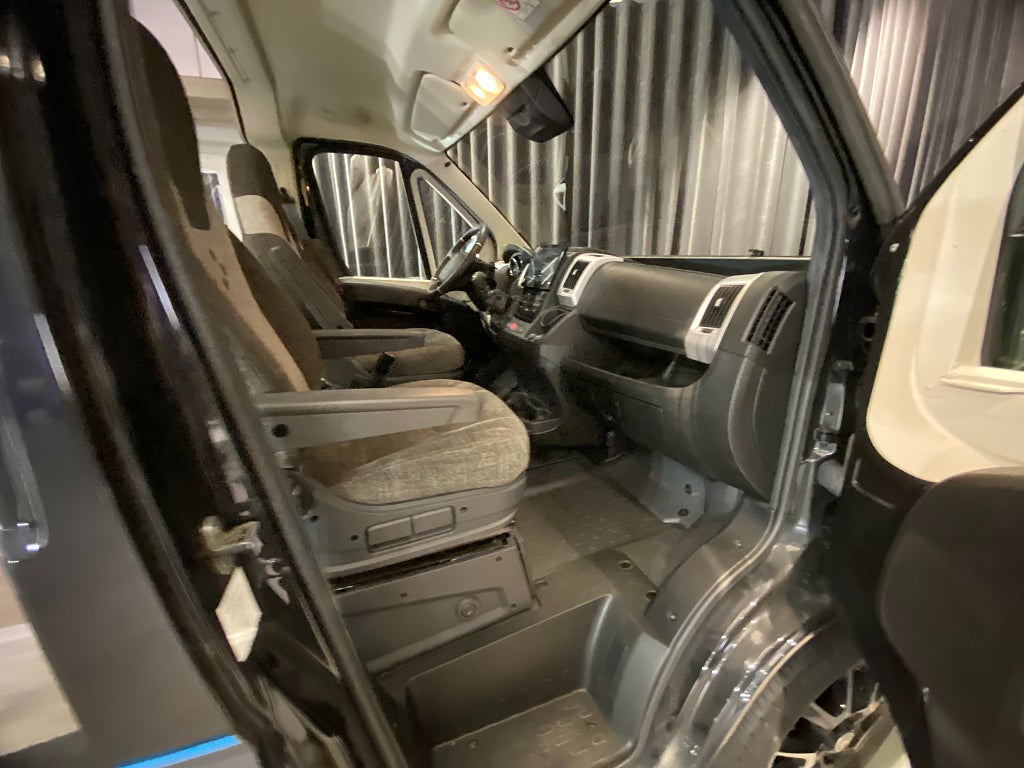 Car Image car-173235-0caef6b736e8e2d1c54f2180295fdc73