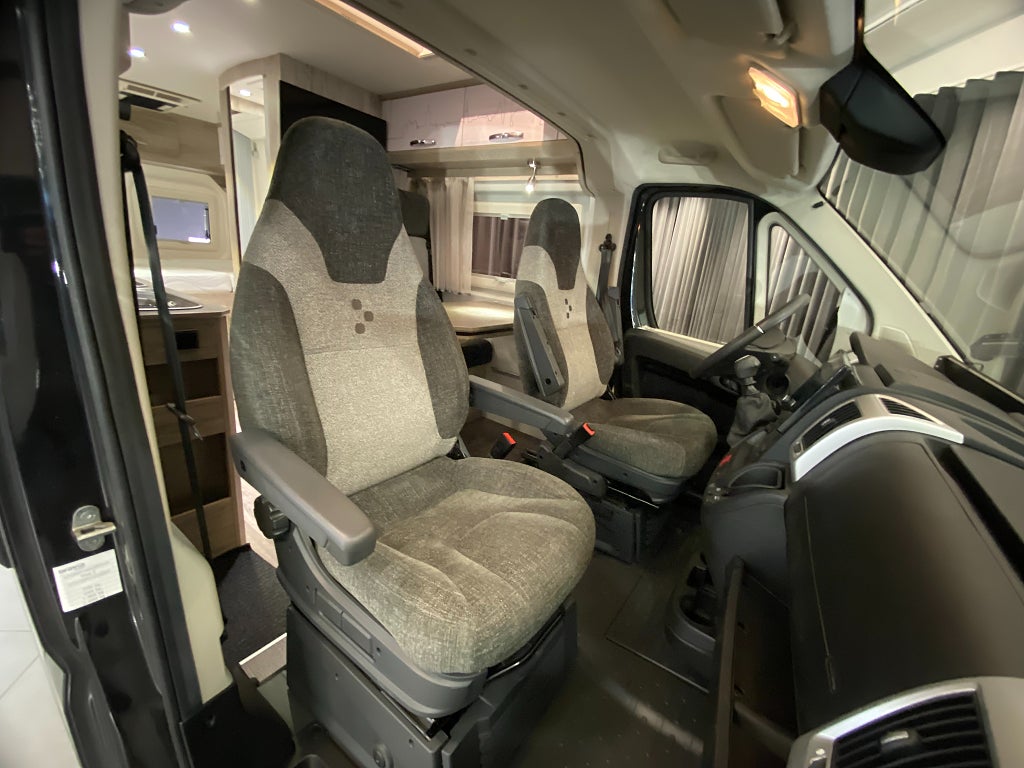 Car Image car-173235-5d3649c3f61f3b9409947521ff1f204e