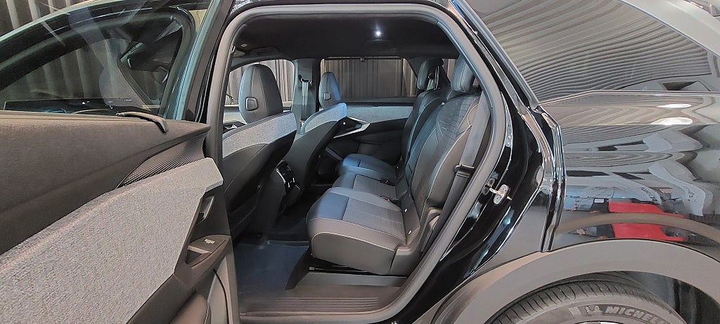 Car Image car-173767-10de36bf92d7060cedd5a5ac12b5f74a