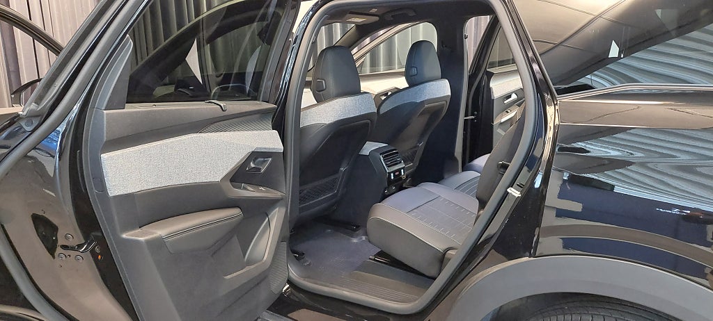 Car Image car-173767-650389885ca0c8067b122bc609a42807